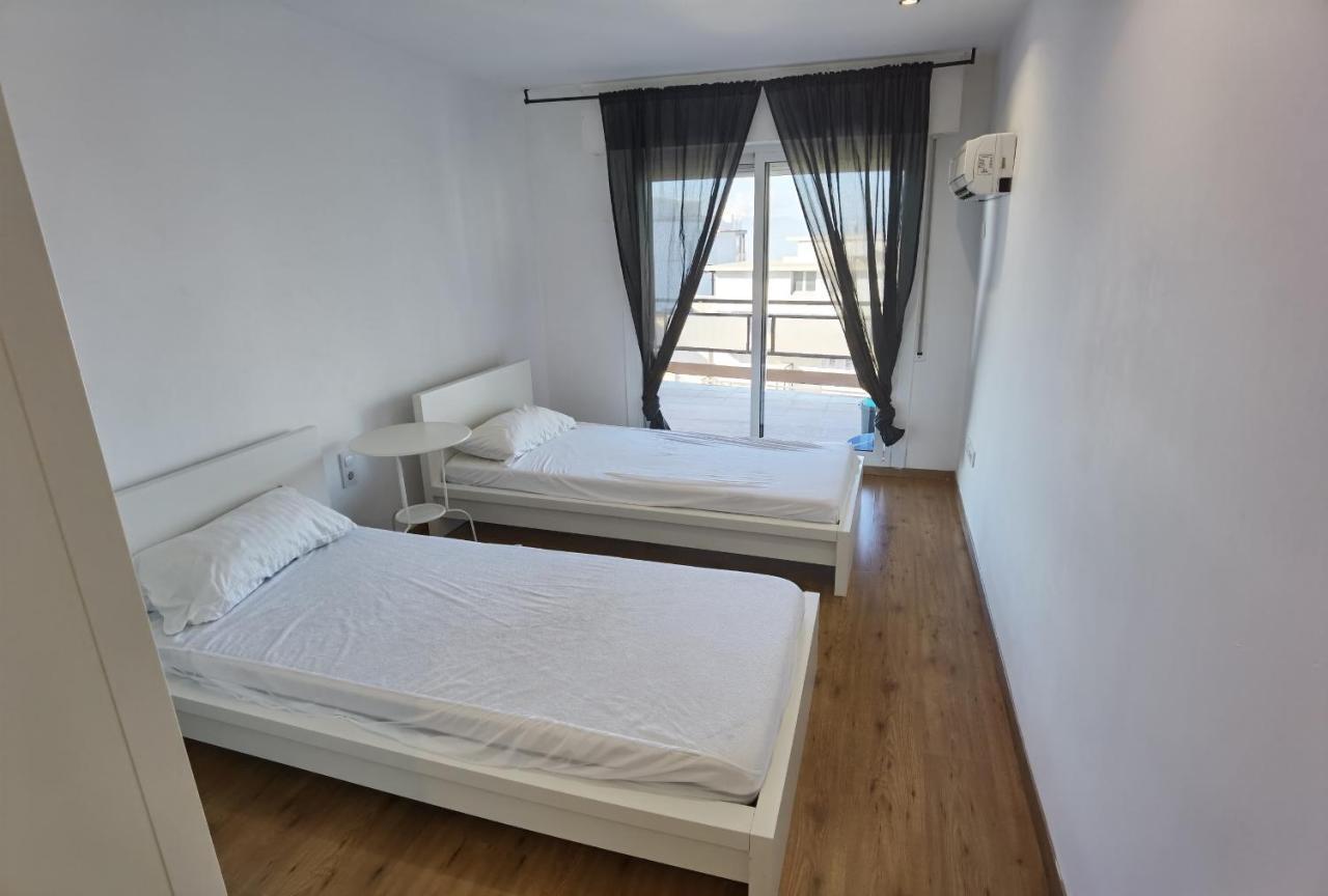 Tortosa Planet Costa Dorada Apartment Salou Exterior photo